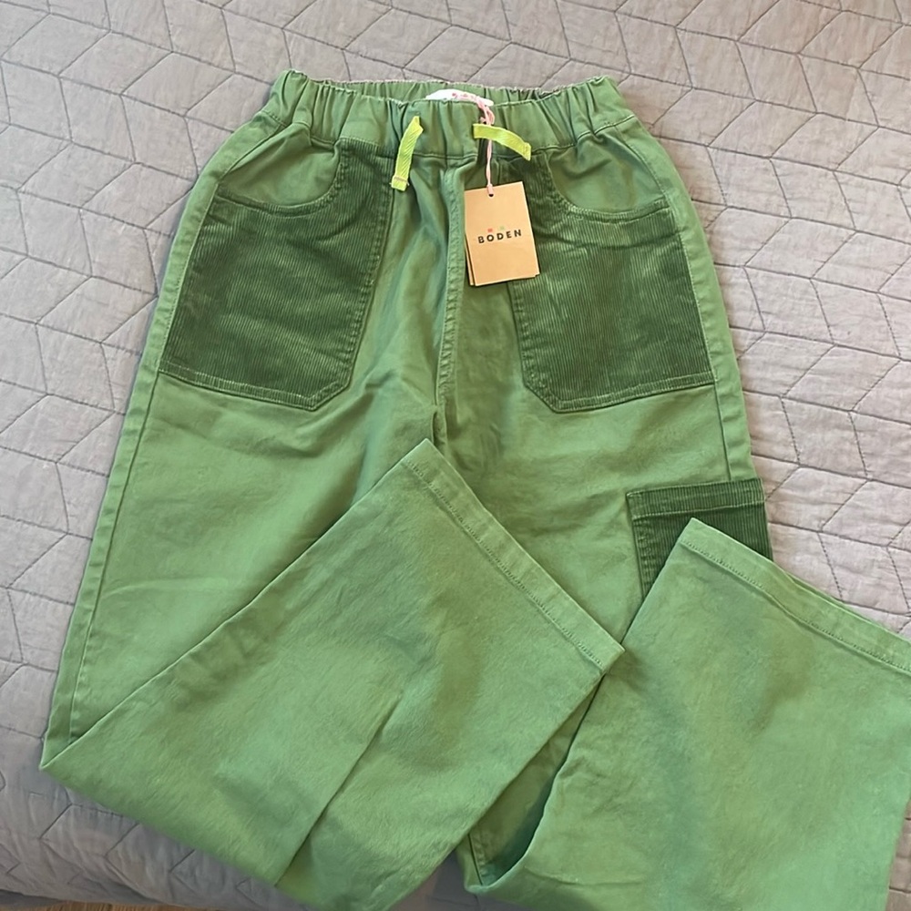 Green mini boden pants size 11-12 youth. Never worn has tags.